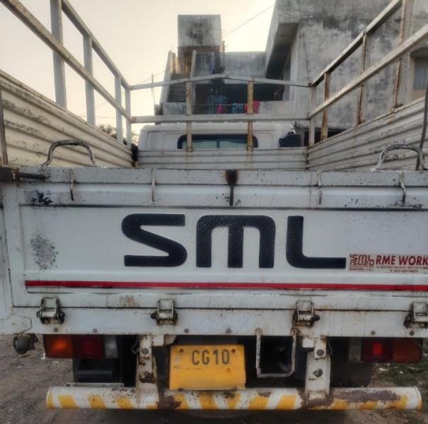 SML Isuzu Sartaj image 3