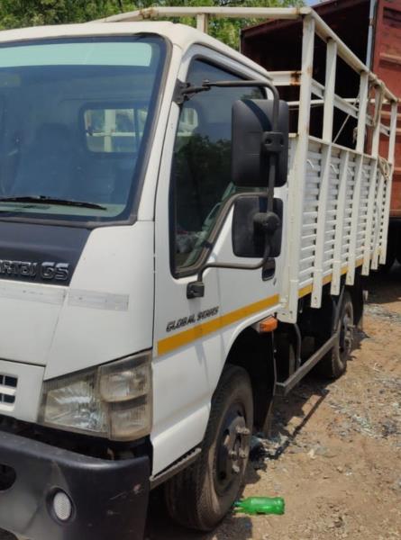 SML Isuzu Sartaj image 2