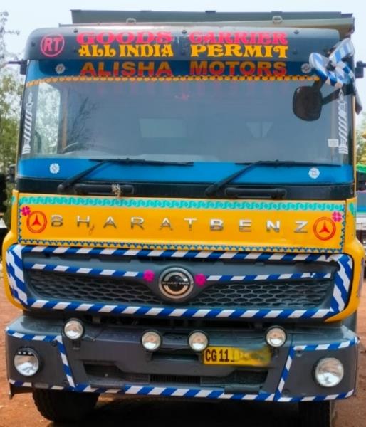 BharatBenz 2823R image 2
