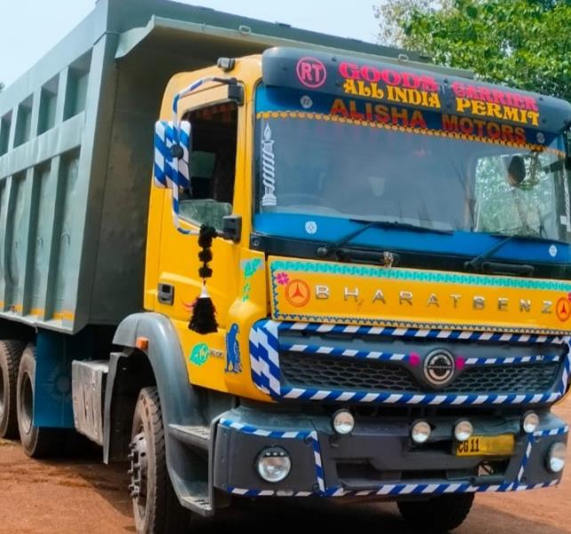 BharatBenz 2823R image 3