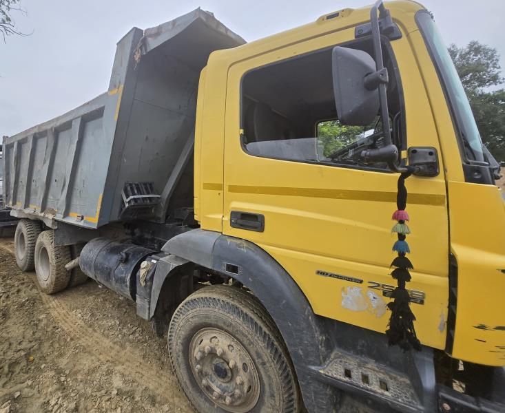 BharatBenz 2523 image 3