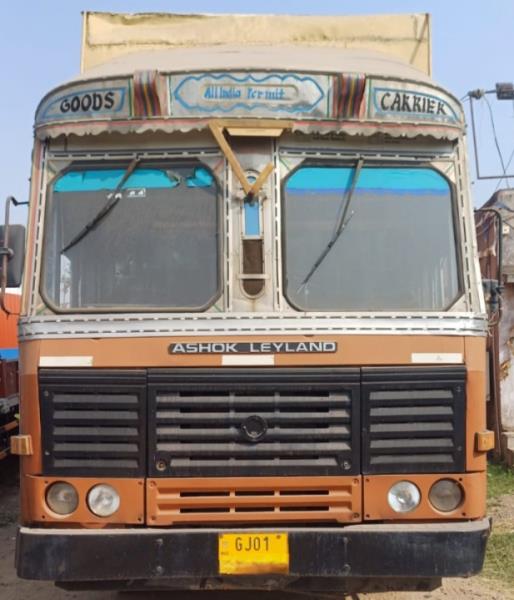 Ashok Leyland 1618 image 2