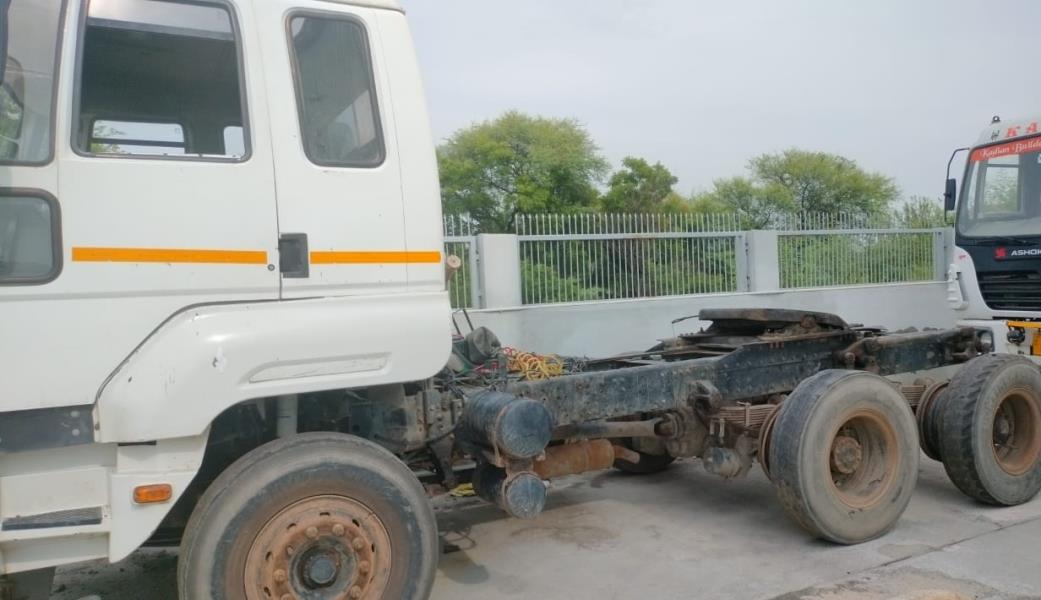 Ashok Leyland 4923 image 4