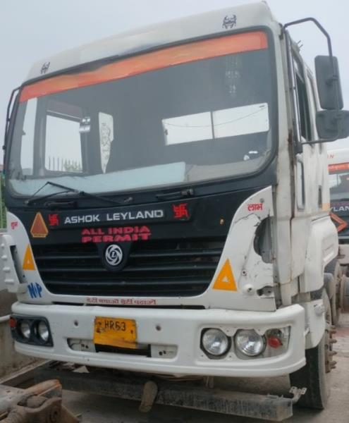 Ashok Leyland 4923 image 2