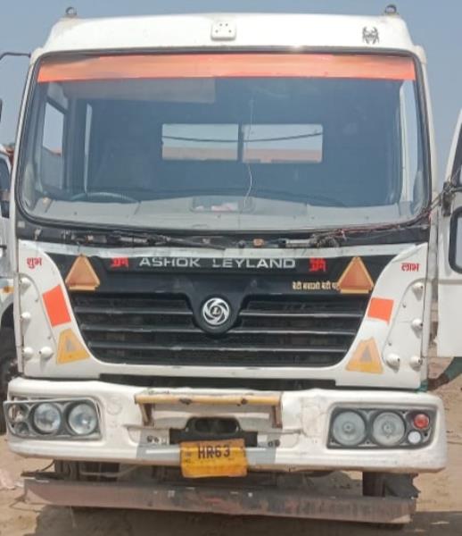 Ashok Leyland 4923 image 3