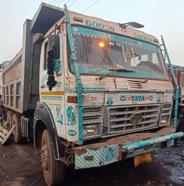 Tata 2523 image 2