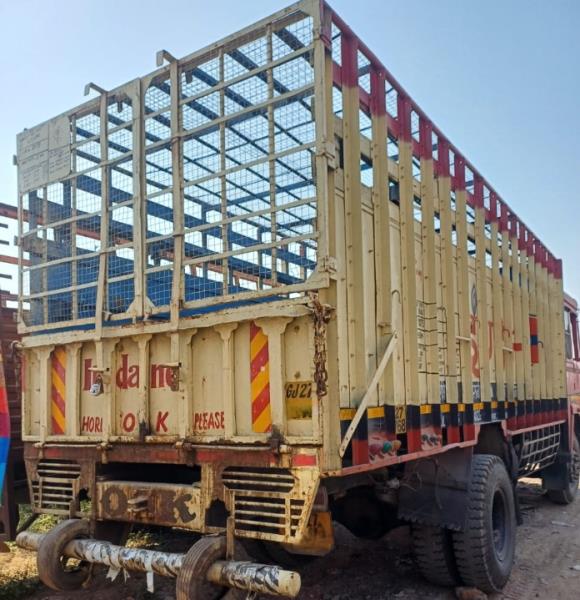 Ashok Leyland 1616 image 3