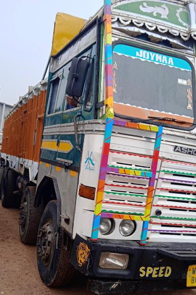 Ashok Leyland 3118 image 3