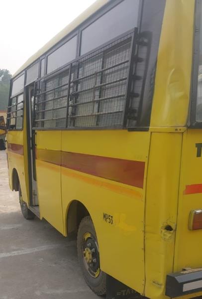 Tata LP 407 image 2