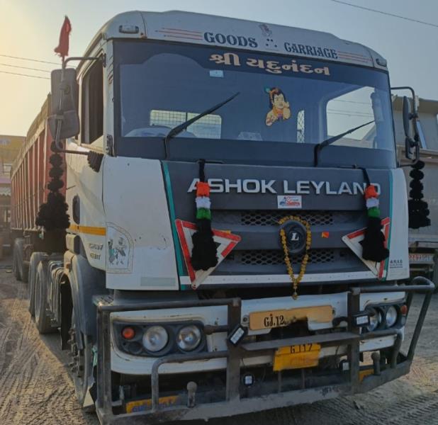 Ashok Leyland 4923 image 2