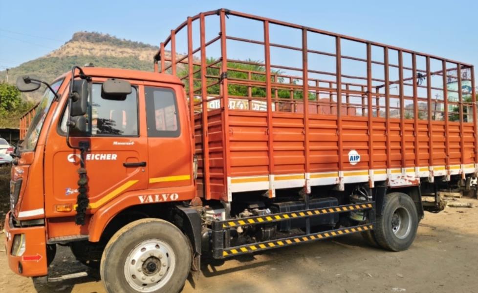 Eicher 3015 image 2