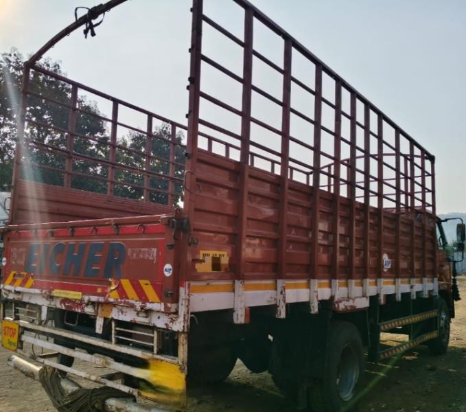 Eicher 3015 image 3