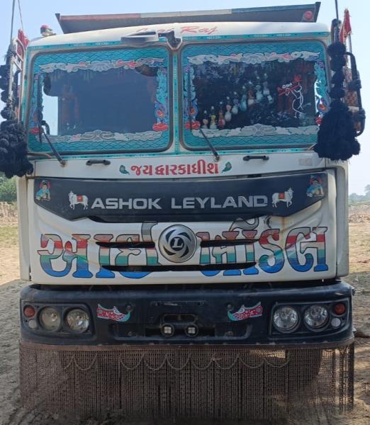 Ashok Leyland 3520 image 2
