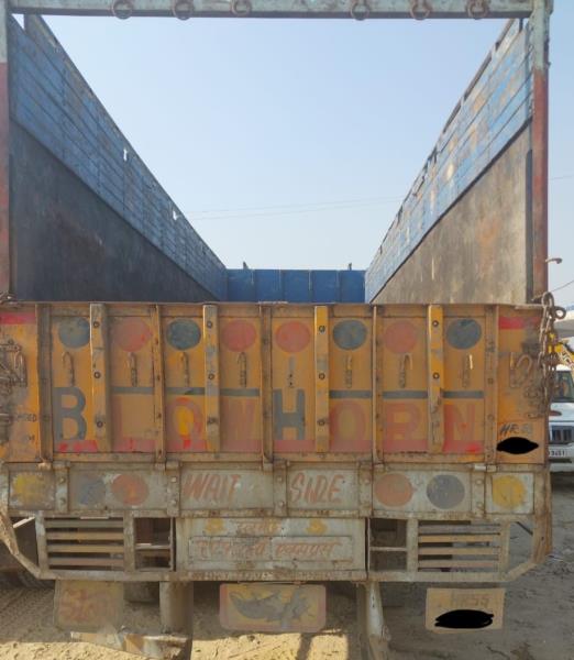 Ashok Leyland 3118 image 2