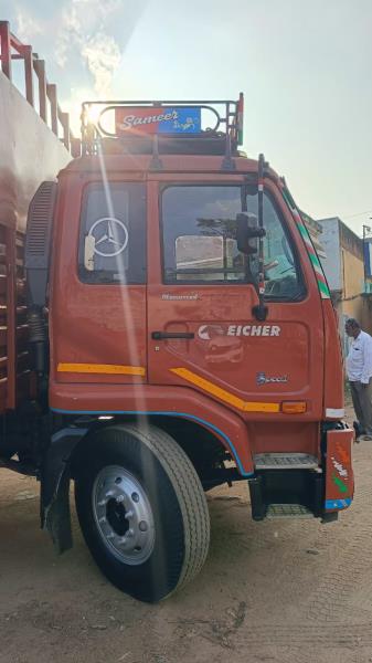 Eicher 3015 image 4