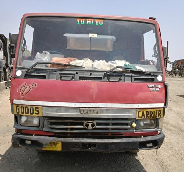 Tata 909 image 2