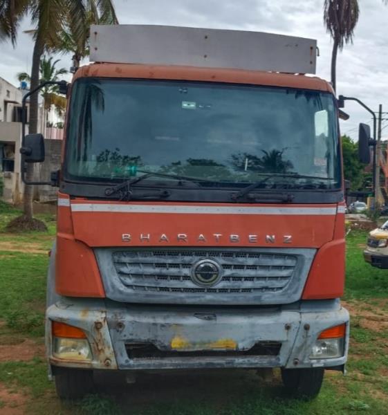 BharatBenz 3723 image 2