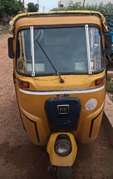 Bajaj RE image 2
