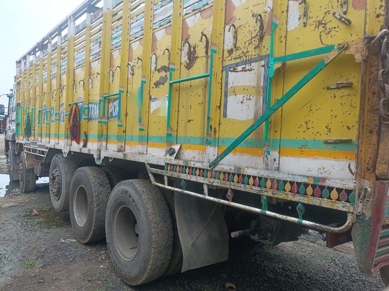 BharatBenz 3723 image 2