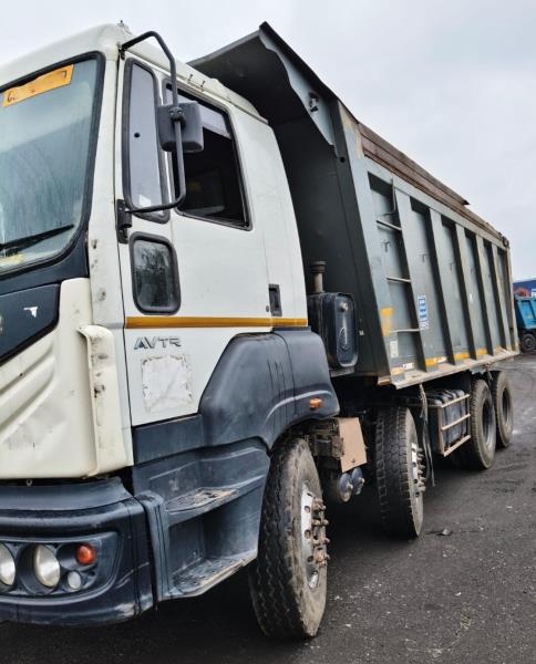 Ashok Leyland 3525 image 2