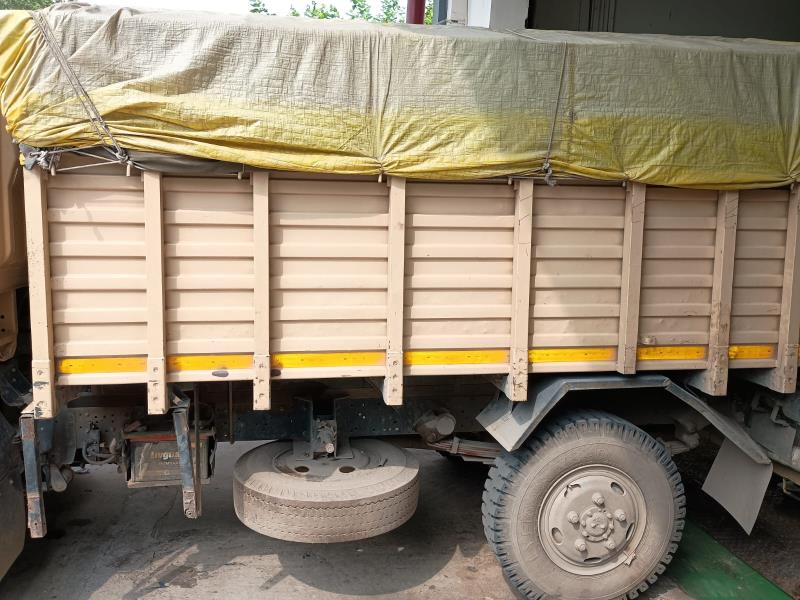 Eicher 1049 image 4