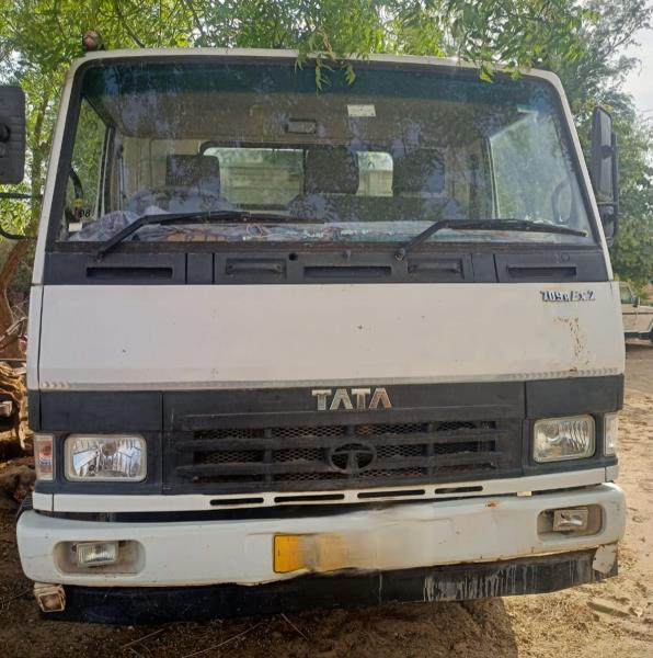 Tata 709