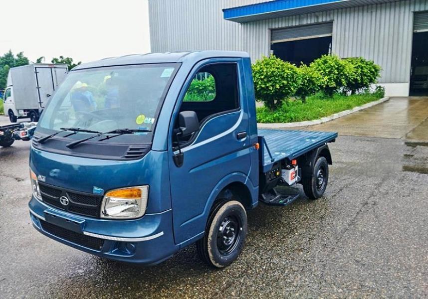 Tata Ace EV Flatbed Mini Truck photo 1