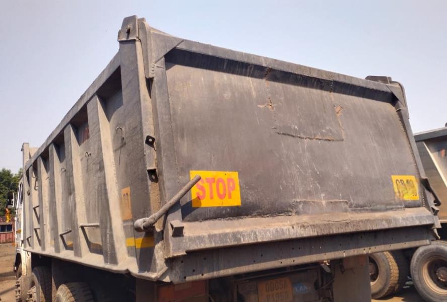 Ashok Leyland 3118 image 4