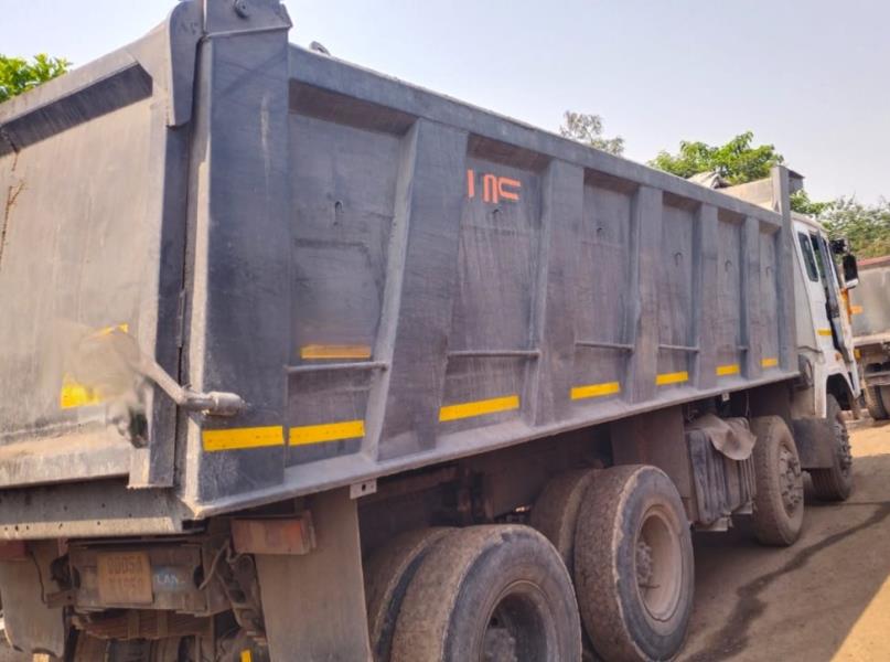 Ashok Leyland 3118 image 3