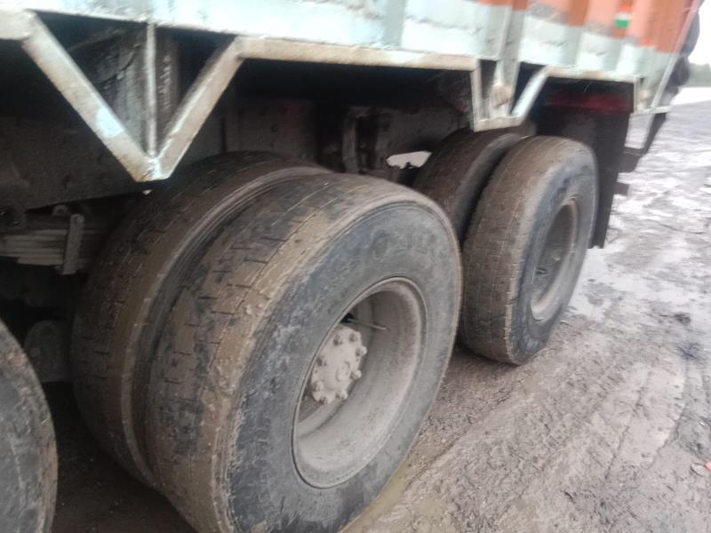 Ashok Leyland 3718 image 3