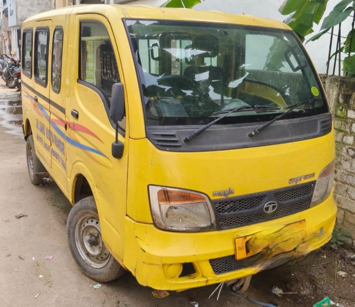 Tata Magic Express image 2
