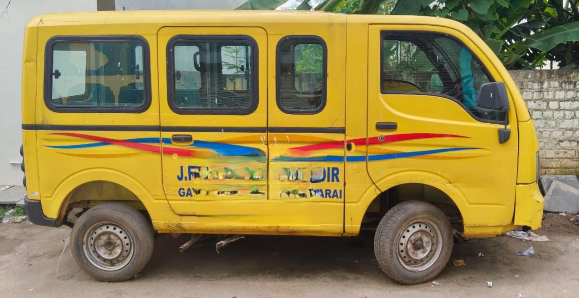 Tata Magic Express image 3