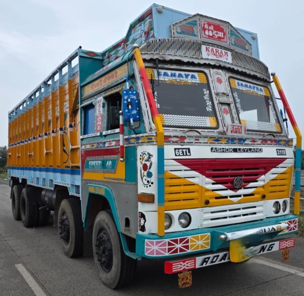 Ashok Leyland 3118 image 3