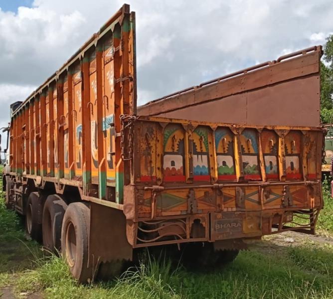 BharatBenz 4928 image 3
