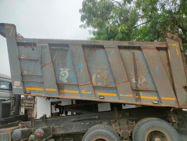 Ashok Leyland 2518 image 4