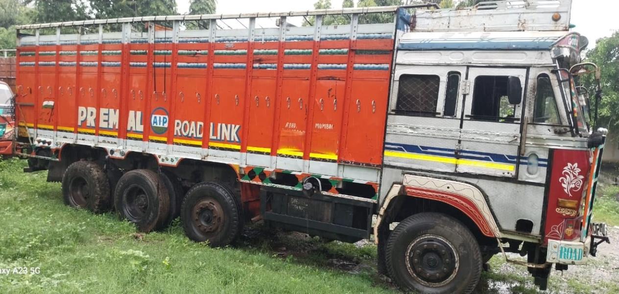 Ashok Leyland 3118 image 3