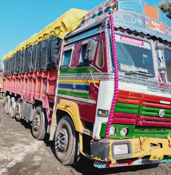 Ashok Leyland 3718 image 2