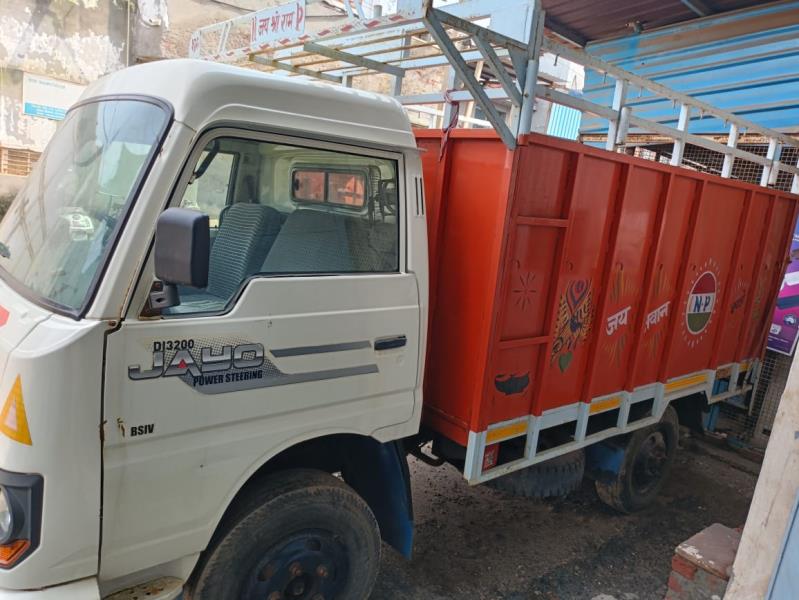 Mahindra Jayo image 3