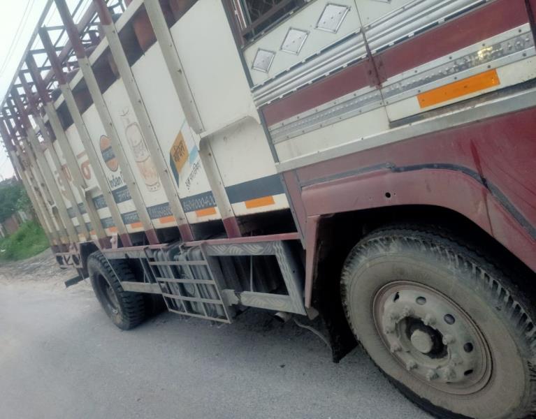 Ashok Leyland 1618 image 3