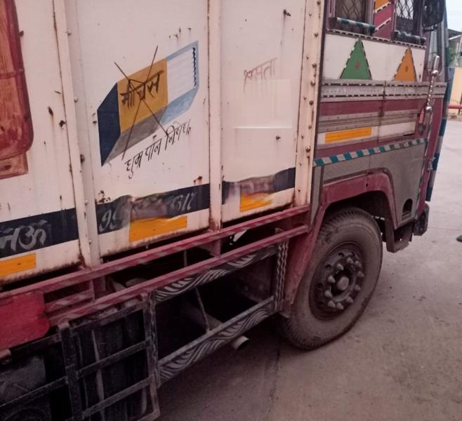 Ashok Leyland 1618 image 2