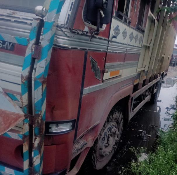 Ashok Leyland 1618 image 4