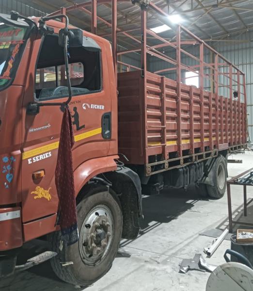 Eicher 2110 image 3