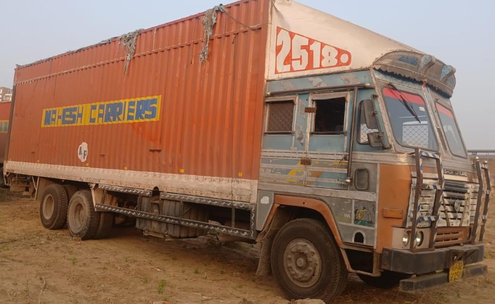 Ashok Leyland 2518 image 2