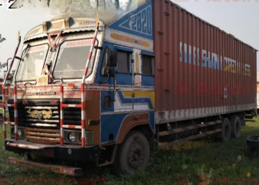 Ashok Leyland 2820 image 2