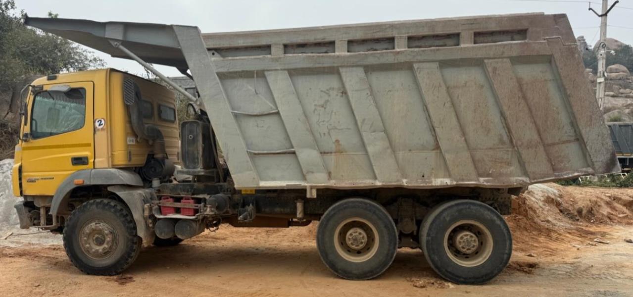 BharatBenz 2528C image 3