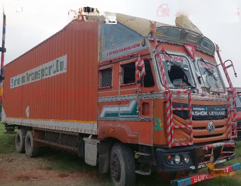 Ashok Leyland 2820 image 2