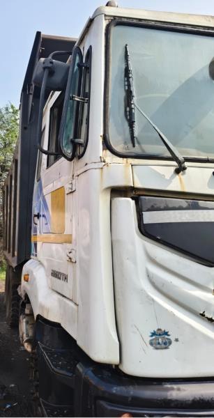 Ashok Leyland 2820 image 3