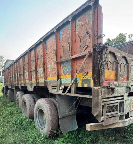 Ashok Leyland 3718 image 2