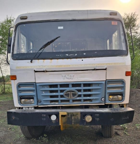 Tata 4018