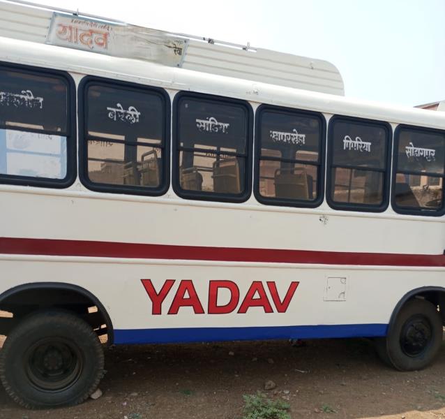 Tata LP 712 image 2